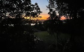 Moonriver Cottage, Prime Lagoon Views & Solar Power